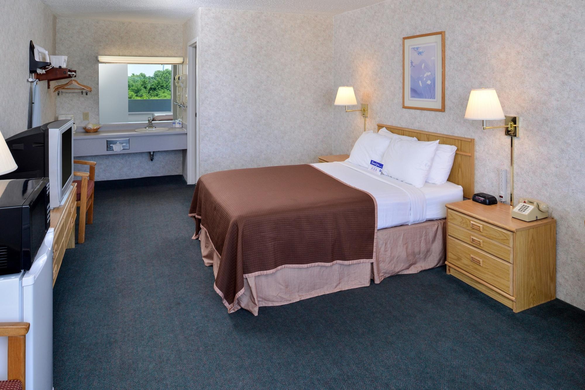 Quality Inn & Suites Vandalia Near I-70 And Hwy 51 Exterior foto