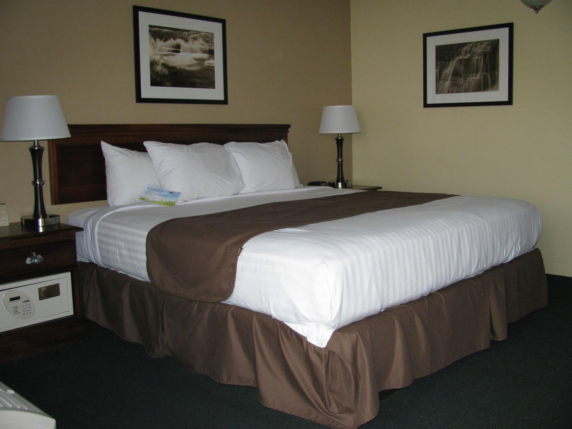 Quality Inn & Suites Vandalia Near I-70 And Hwy 51 Exterior foto