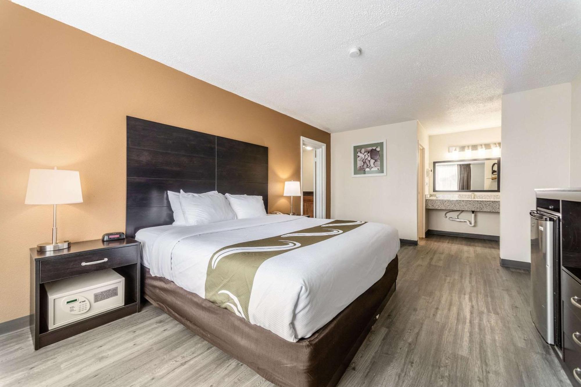 Quality Inn & Suites Vandalia Near I-70 And Hwy 51 Exterior foto