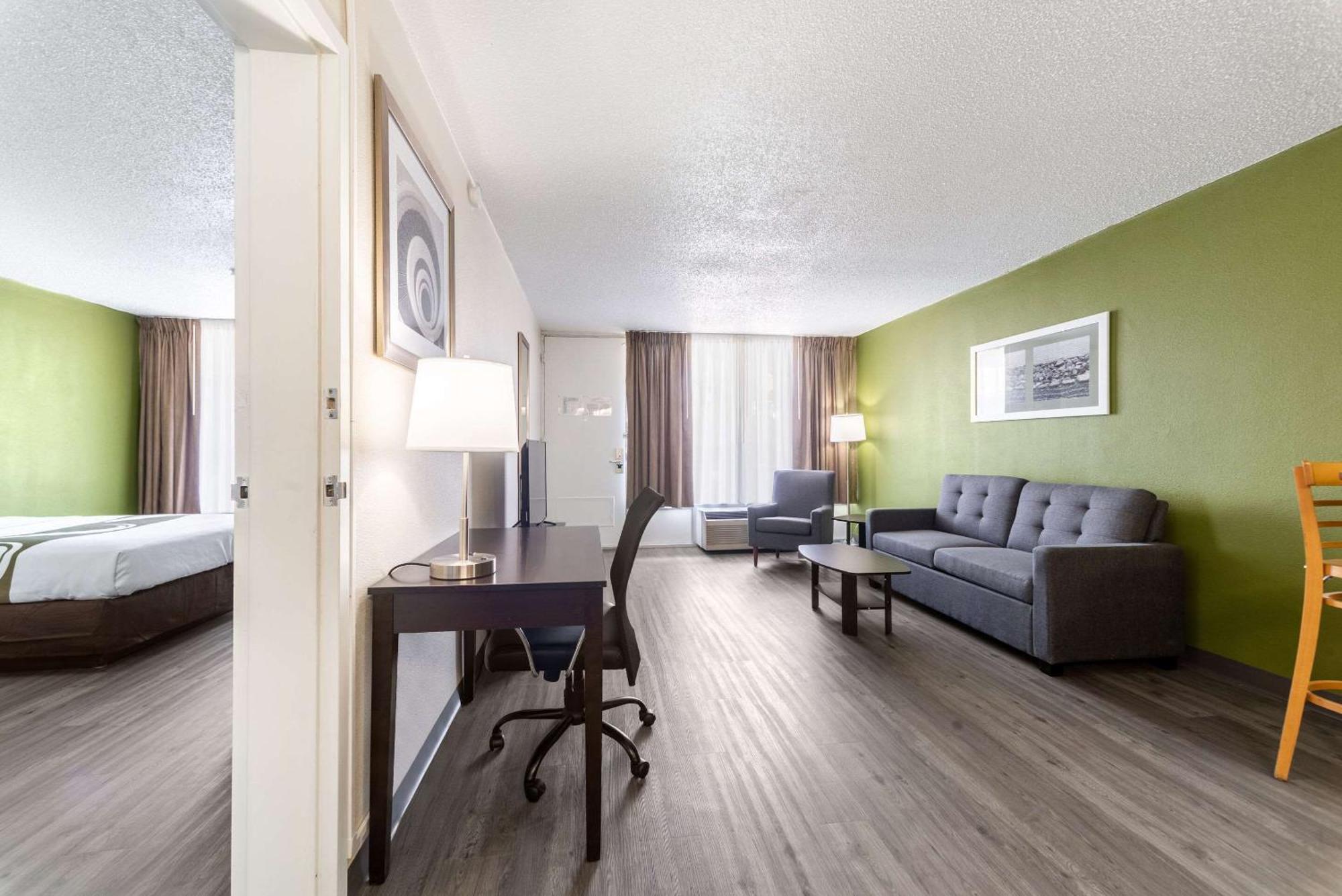 Quality Inn & Suites Vandalia Near I-70 And Hwy 51 Exterior foto
