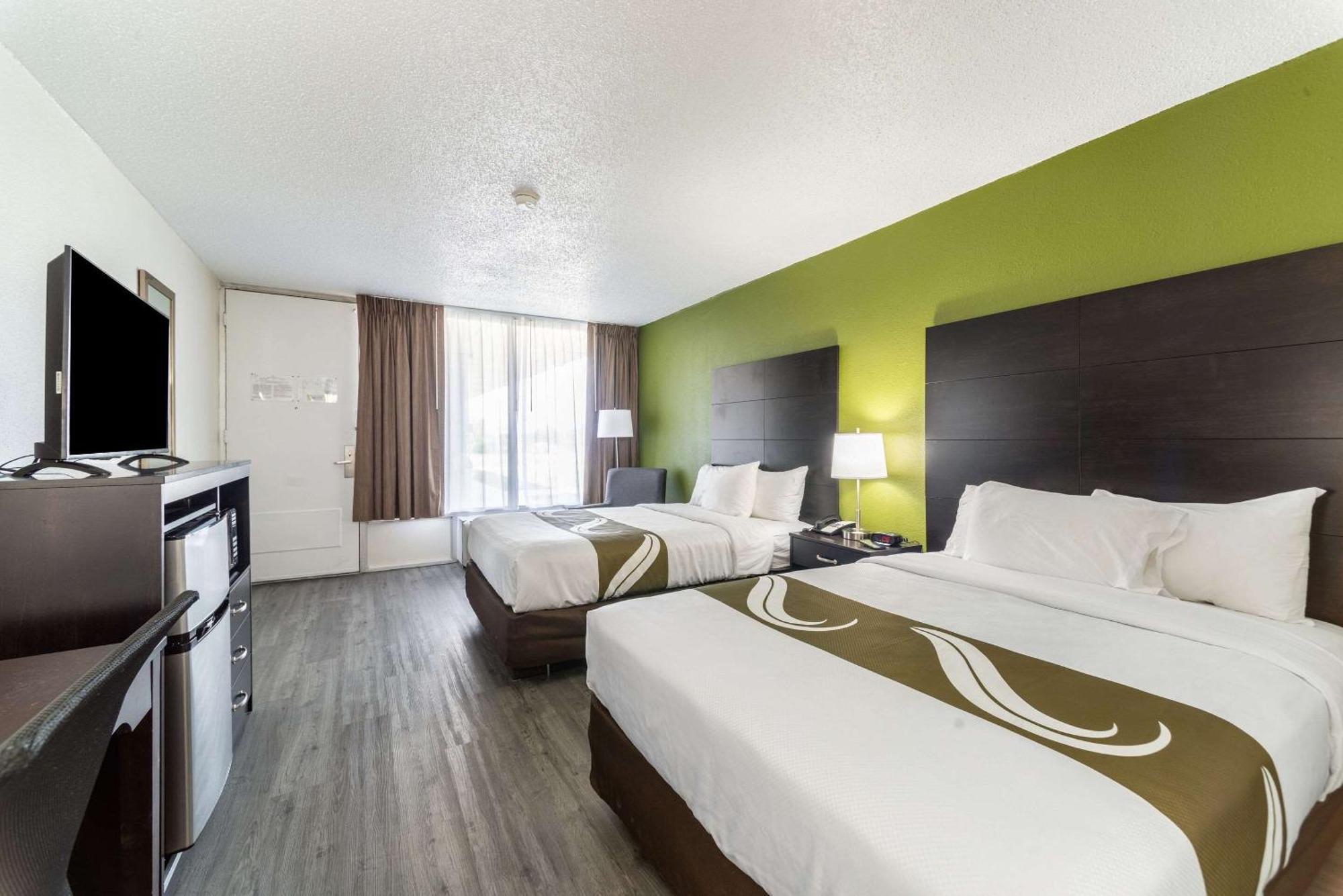 Quality Inn & Suites Vandalia Near I-70 And Hwy 51 Exterior foto