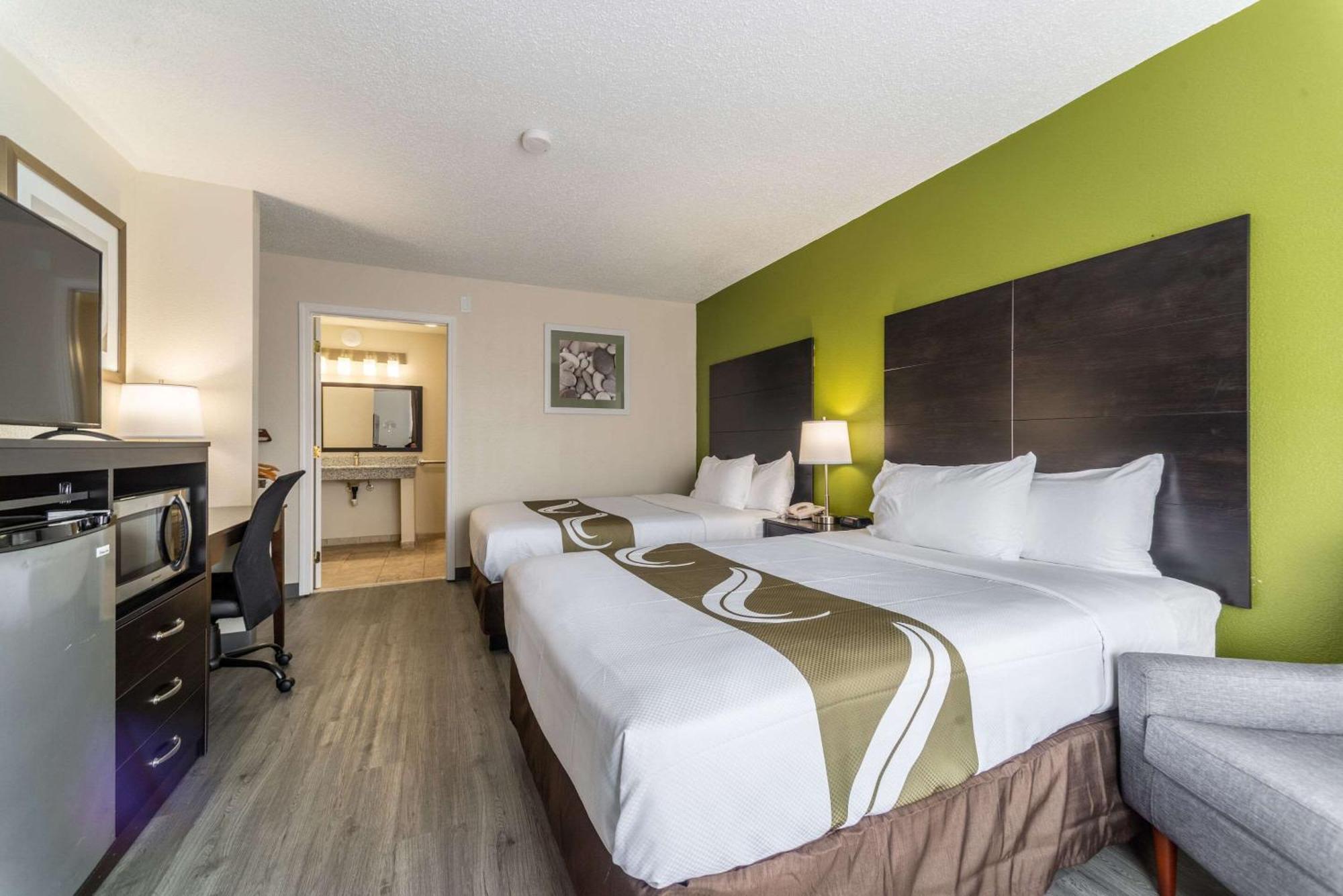 Quality Inn & Suites Vandalia Near I-70 And Hwy 51 Exterior foto